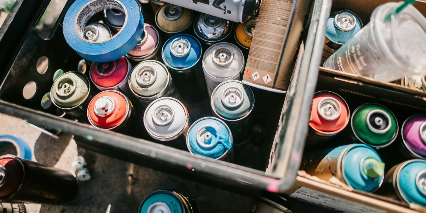 spray paint cans